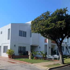 𝗧own 𝗛ouse 𝗲𝗻  𝗩𝗶𝗹𝗹𝗮 𝗱𝗲𝗹 𝗠𝗮𝗿