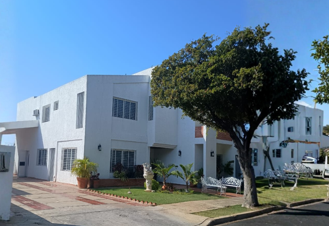 ๐งown ๐ouse ๐ฒ๐ป ๐ฉ๐ถ๐น๐น๐ฎ ๐ฑ๐ฒ๐น ๐ ๐ฎ๐ฟ